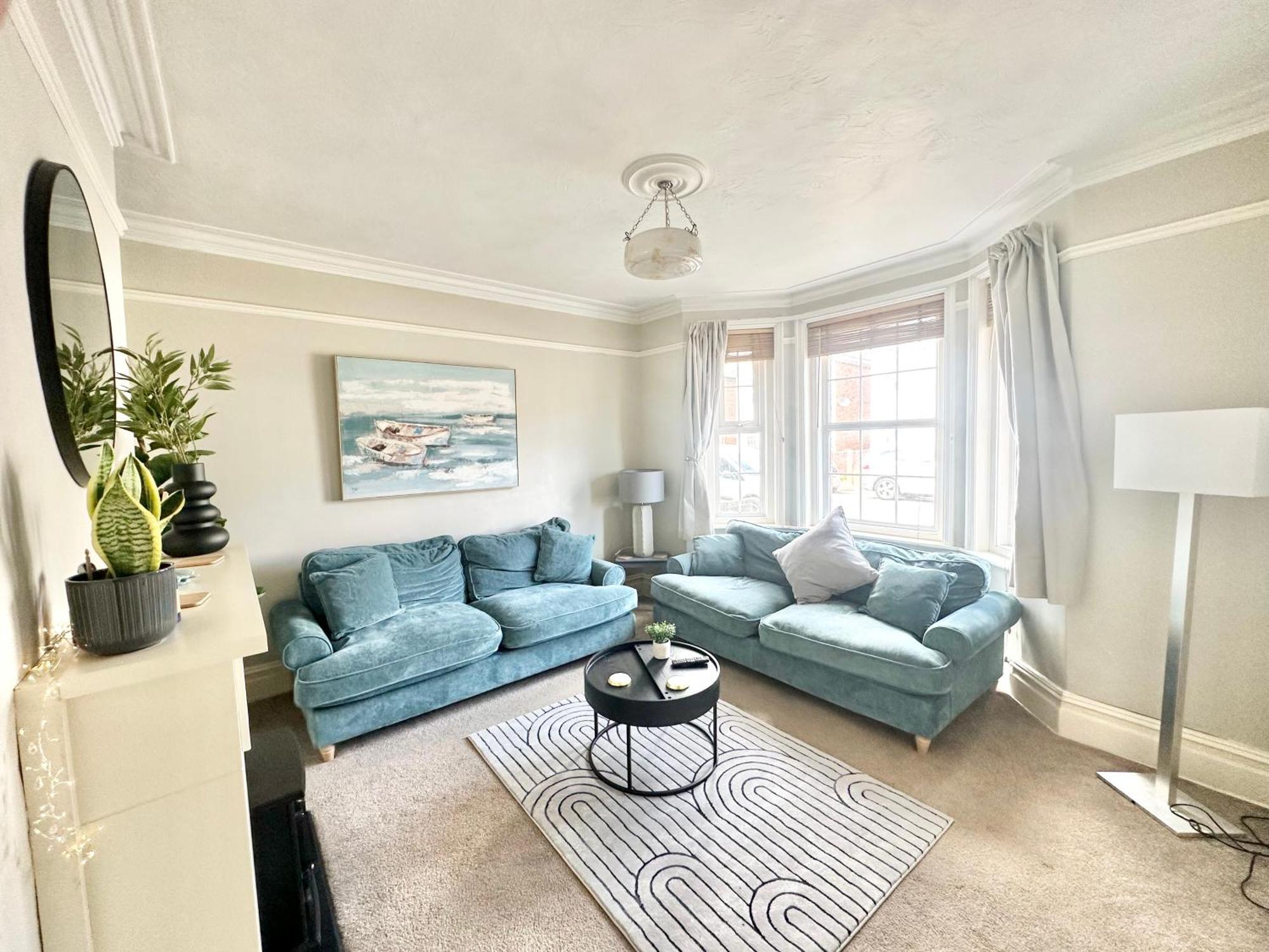 The Capstone Retreat - Beautiful Detached Family Home By Coastline Retreats, Arcade Machine, Parking, Bbq ボーンマス エクステリア 写真